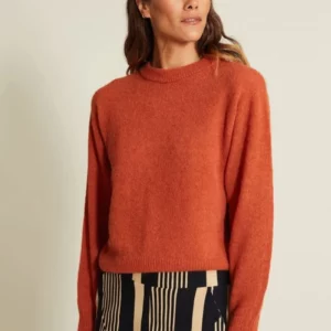 femme avec pull babol de face