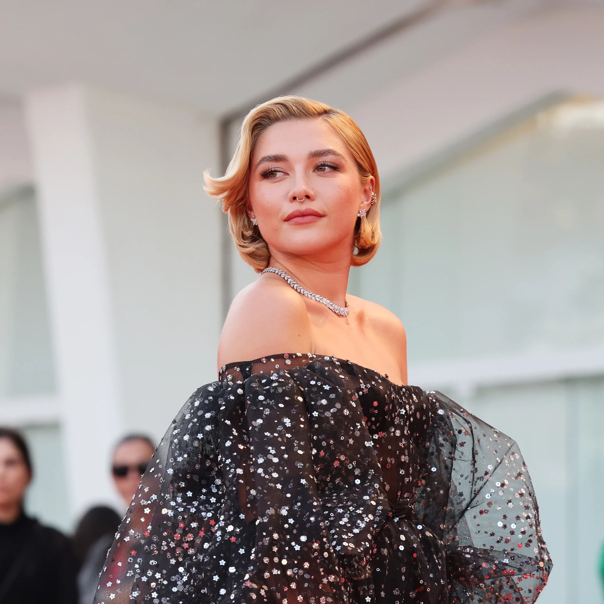 VENICE, ITALY - SEPTEMBER 05: Florence Pugh attends the "Don't Worry Darling" red carpet at the 79th Venice International Film Festival on September 05, 2022 in Venice, Italy. (Photo by Stefania D'Alessandro/WireImage)Stefania D'Alessandro